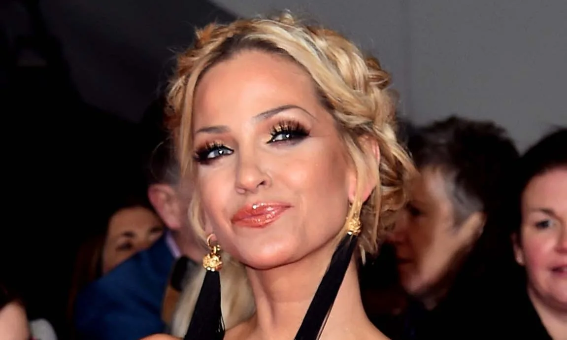 Cântăreața din „Girls Aloud”, Sarah Harding, diagnosticată cu cancer de sân