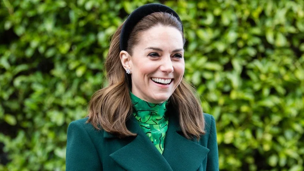 Produsele de înfrumusețare pe care Kate Middleton le folosește pentru a arăta fantastic la apelurile Zoom