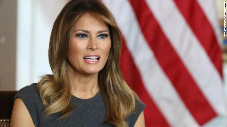 MB – Melania Trump a înmânat cadouri de Crăciun la un eveniment la Londra