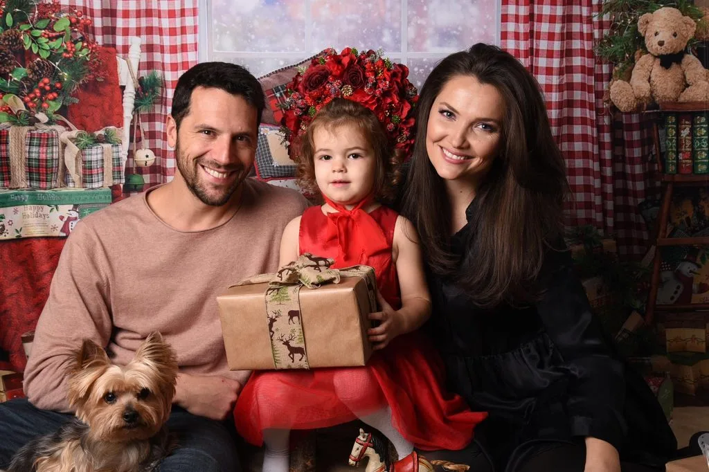 Ce frumoasă e soţia lui Adrian Nartea, actorul principal din serialul VLAD! Alina şi Adi au o fetiţă de 3 ani