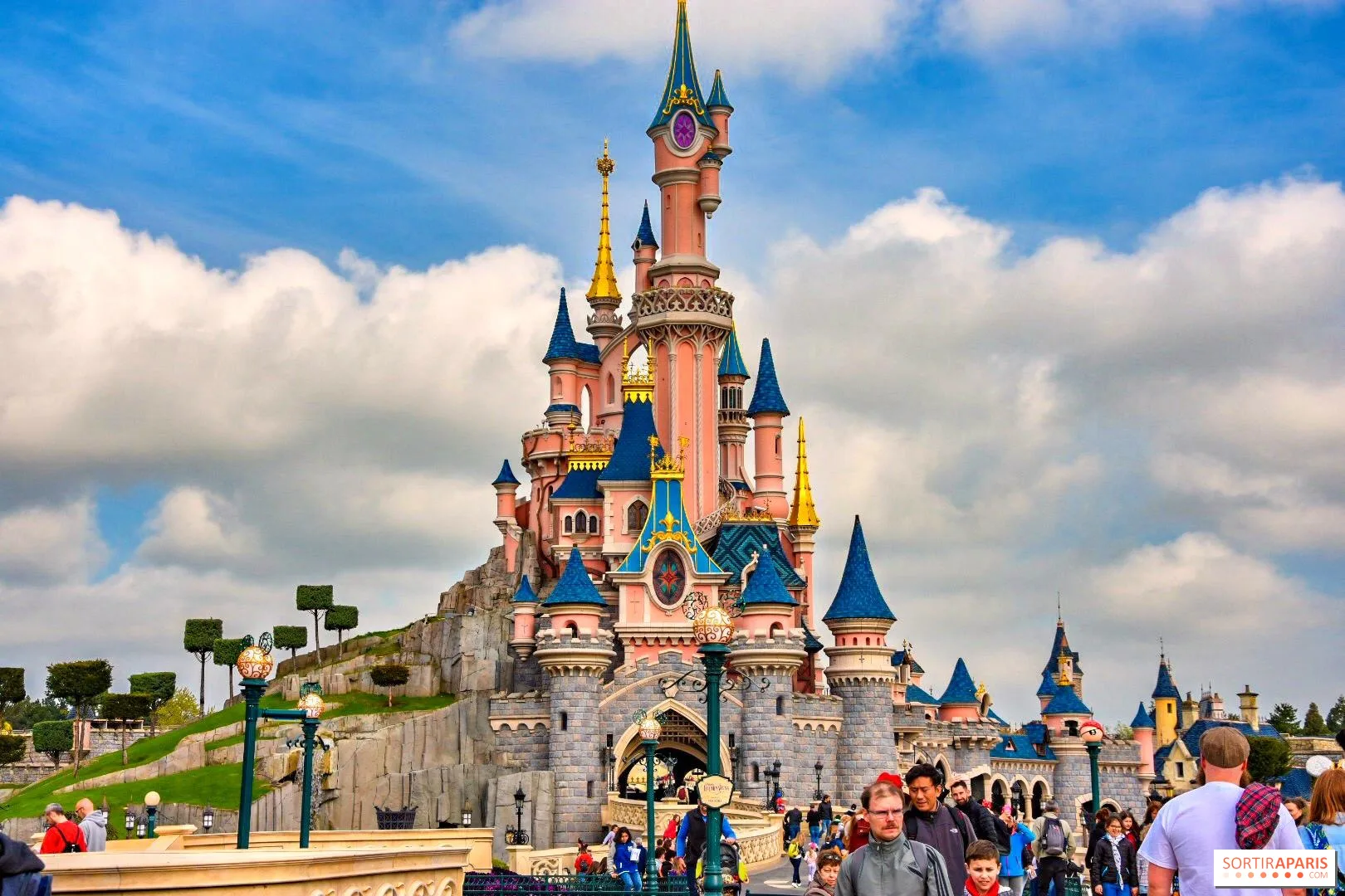 Disneyland Paris se va închide din nou, din moment ce Franța cere al doilea blocaj de virus