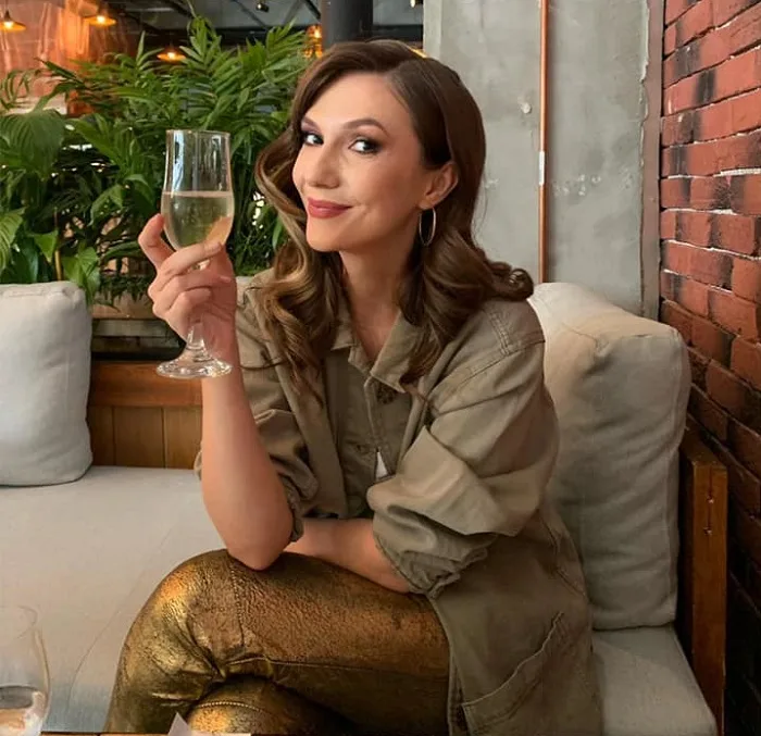 Adela Popescu se pregătește pentru prima vacanță în 4. Ce destinație au ales pentru vara aceasta