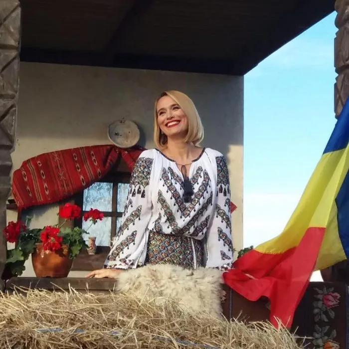 Andreea Esca, despre prima noapte de dragoste. „Mi-a spus că nu mai putem fi împreună dacă nu mă culc cu el”