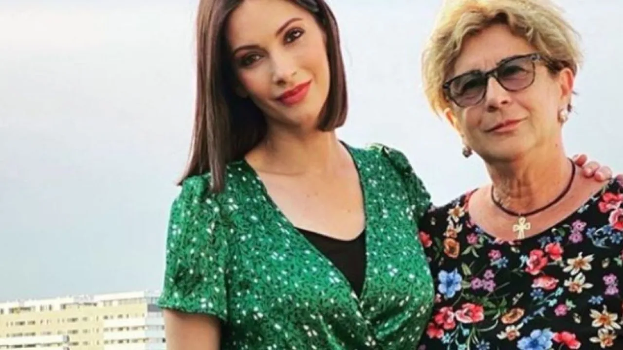 DE LA CINE A MOȘTENIT ANDREEA BERECLEANU FRUMUSEȚEA.