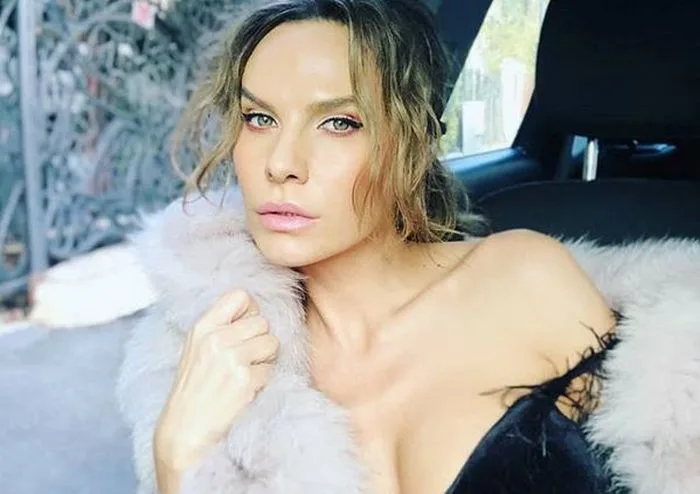 Acum provocatoare, atunci timidă! Cum arăta Anna Lesko în copilărie