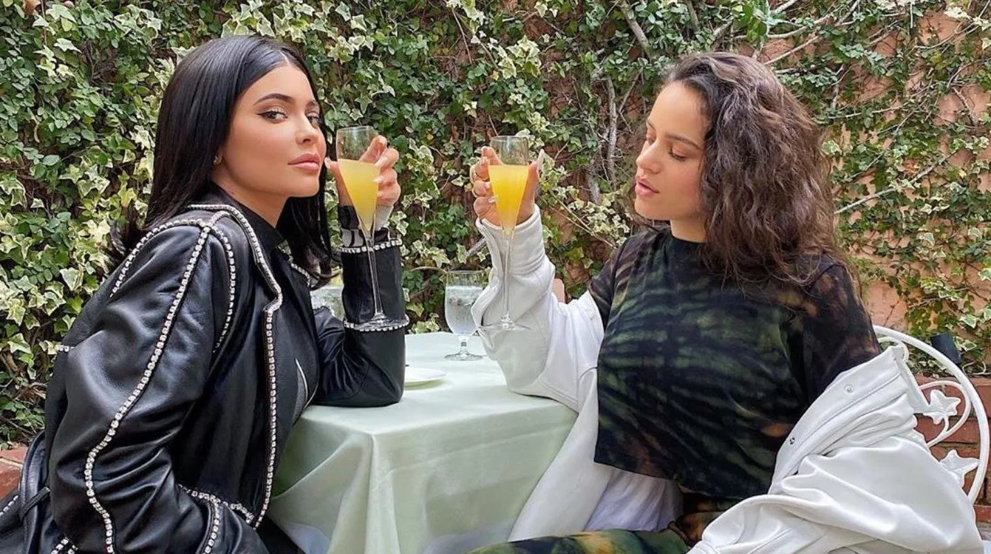 Rosalia şi Kylie Jenner, „logodite” pe Instagram