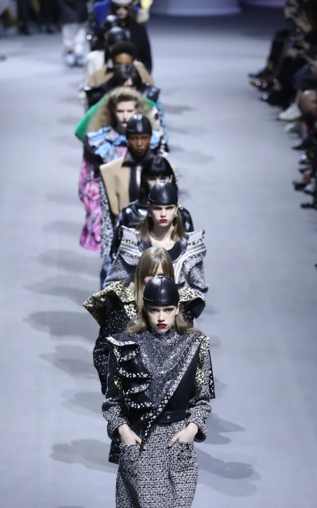 Colecția Louis Vuitton toamnă-iarnă 2019 a închis Paris Fashion Week