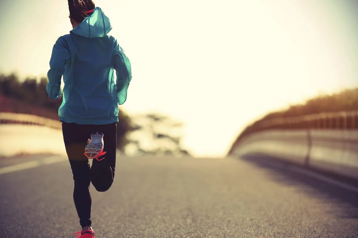 O revistă de fitness pentru femei le-a cerut scuze cititorilor după ce i-a îndemnat să „ardă acele calorii de după sărbători”