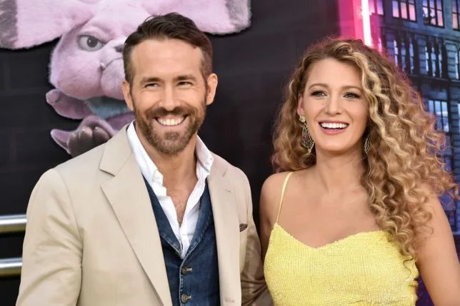 Blake Lively şi Ryan Reynolds, părinţi pentru a treia oară