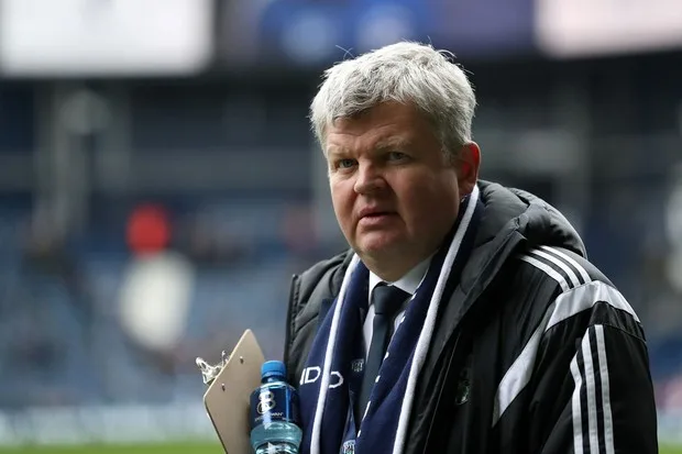 Adrian Chiles o va înlocui pe Emma Barnett la BBC Radio 5 Live