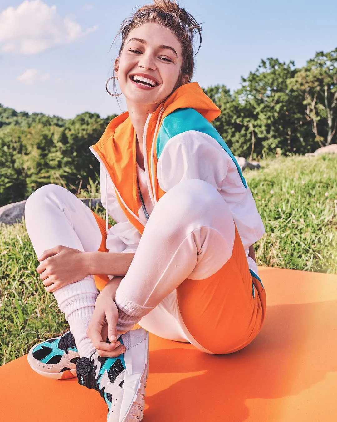 Gigi Hadid, în noua campanie Reebok: „Această colecție este povestea vieții mele”