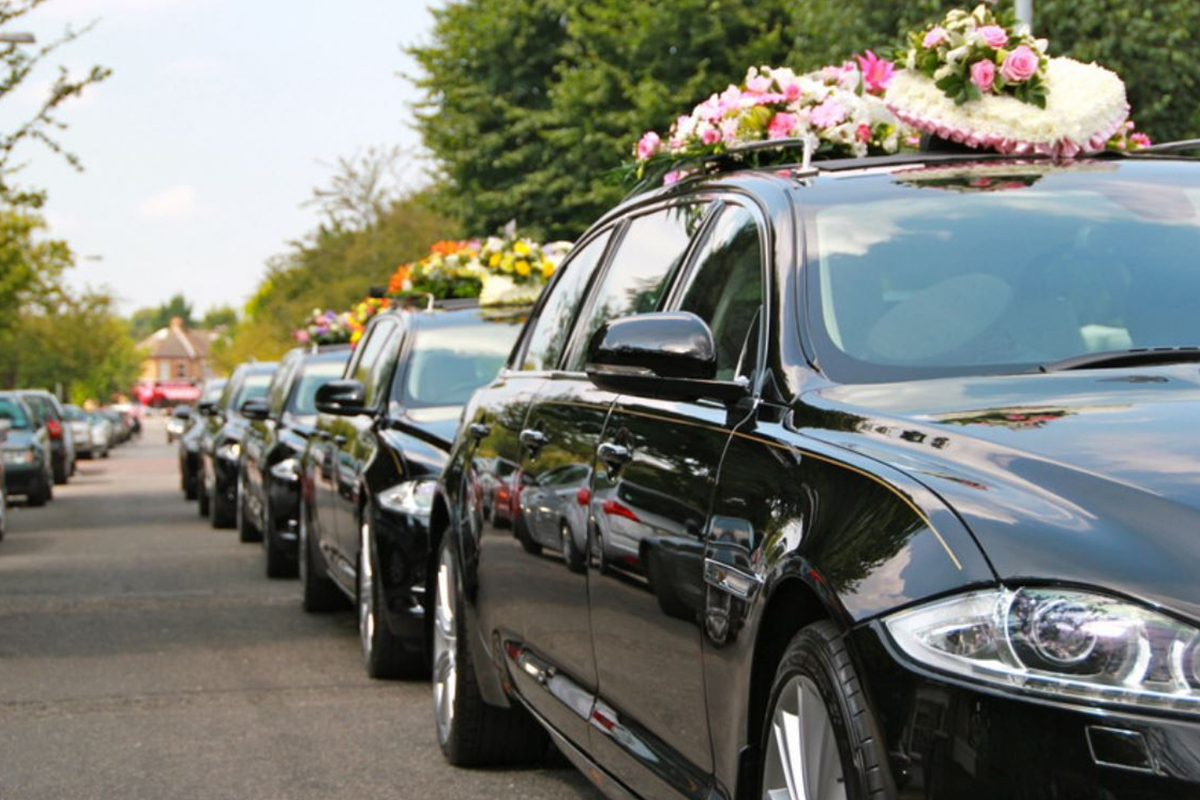 Cum organizați procesul de transportare a decedatului cu ajutorul unei pompe funebre Craiova?