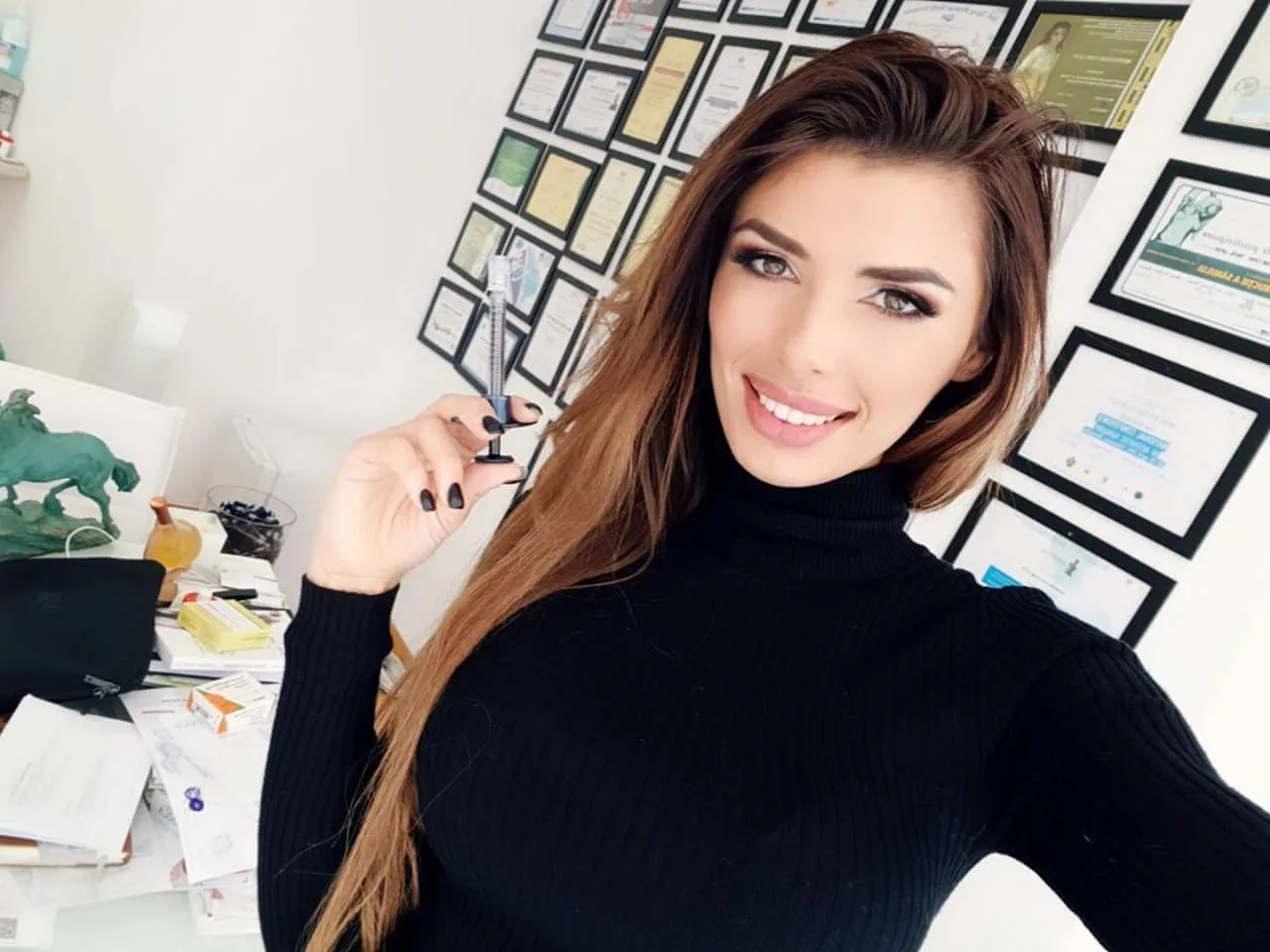 Ioana Filimon, striptease la Ferma. A dansat lasciv şi l-a dezbrăcat pe Remus