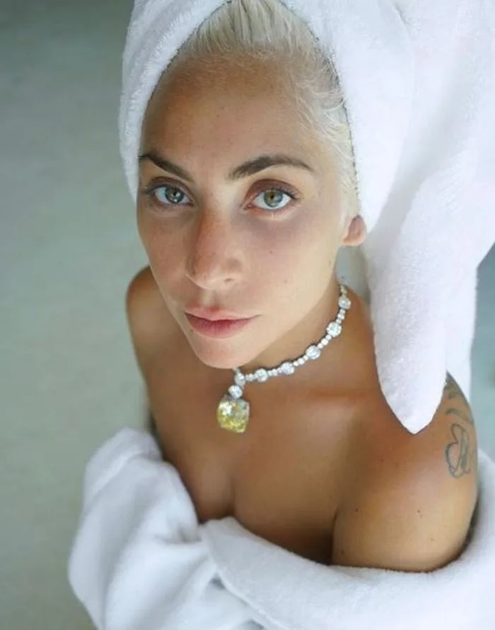 Lady Gaga a apărut neepilată. Imaginile cu vedeta au devenit virale