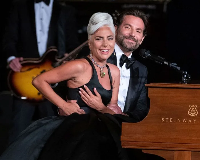 Lady Gaga este însărcinată? Cum a comentat cântăreaţa zvonul că ar aştepta un copil