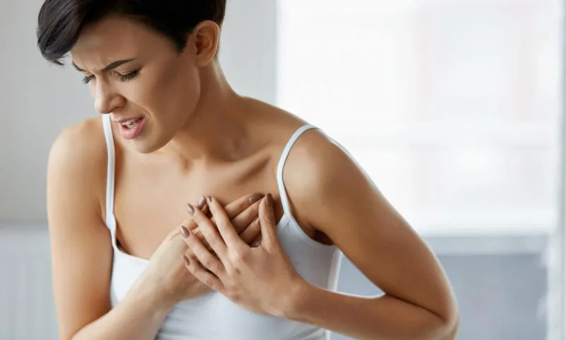 4 Simptome ale infarctului miocardic la femei