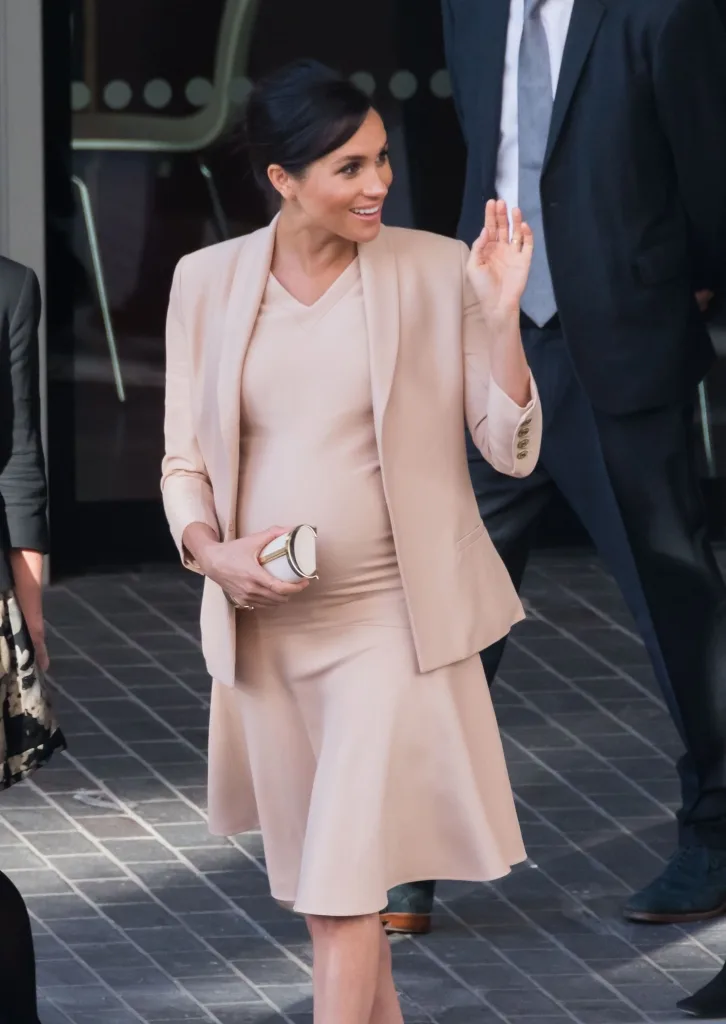 Cele mai frumoase rochii purtate de Meghan Markle în sarcină