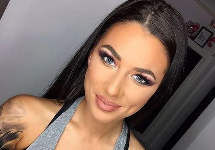 Roxana Vancea și Mihai Bendeac, sărut în direct! Ce spune bruneta despre partidele de sex cu el: ”Duce mult în pat, cam cât duce Mircea Badea în ring”