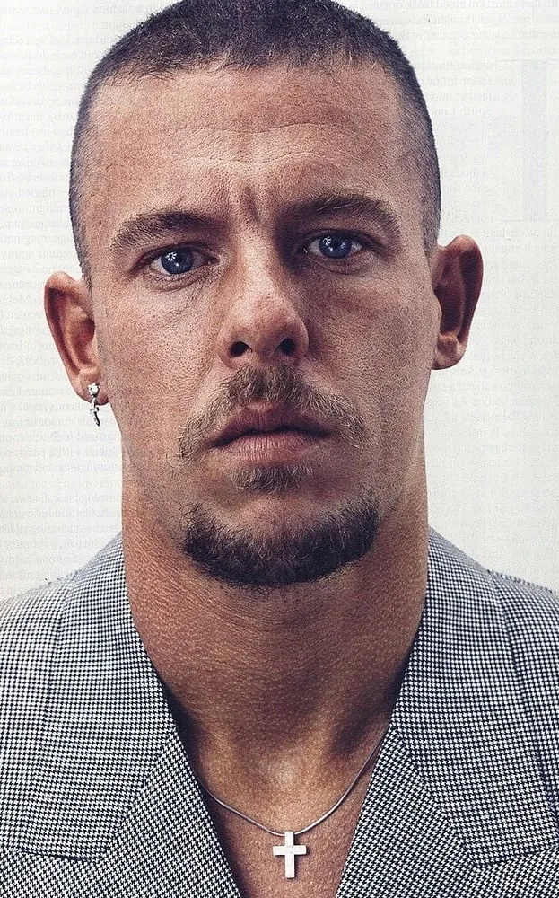 Să ne amintim de Alexander McQueen: 50 de ani de la naștere
