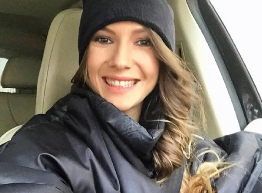 Mama Adelei Popescu, nemulțumită de hainele purtate de fiica ei. Ce i-a spus în parcarea unui supermarket