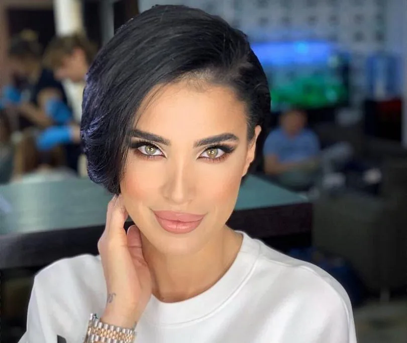 Adelina Pestrițu a spus adevărul referitor la potențialele câștiguri de pe Instagram: „Din social media îţi poţi cumpăra case, maşini, poţi face investiţii şi îi poţi ajuta şi pe cei din jurul tău”