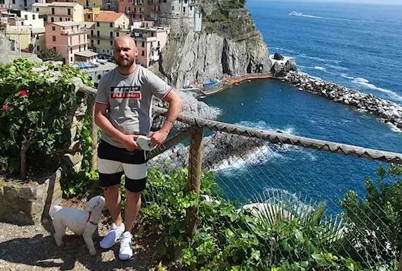 Ce muzica asculta Albert Norel cand lucreaza la ceasuri si ce surprize urmeaza sa lanseze