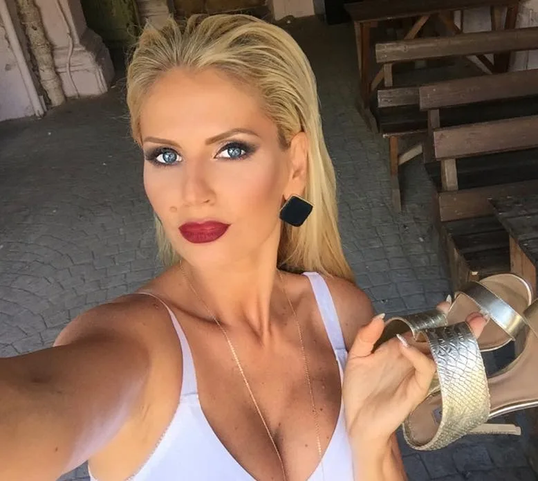 Andreea Bănică fără pic de machiaj, pe internet: ”Să nu te recunosc!”
