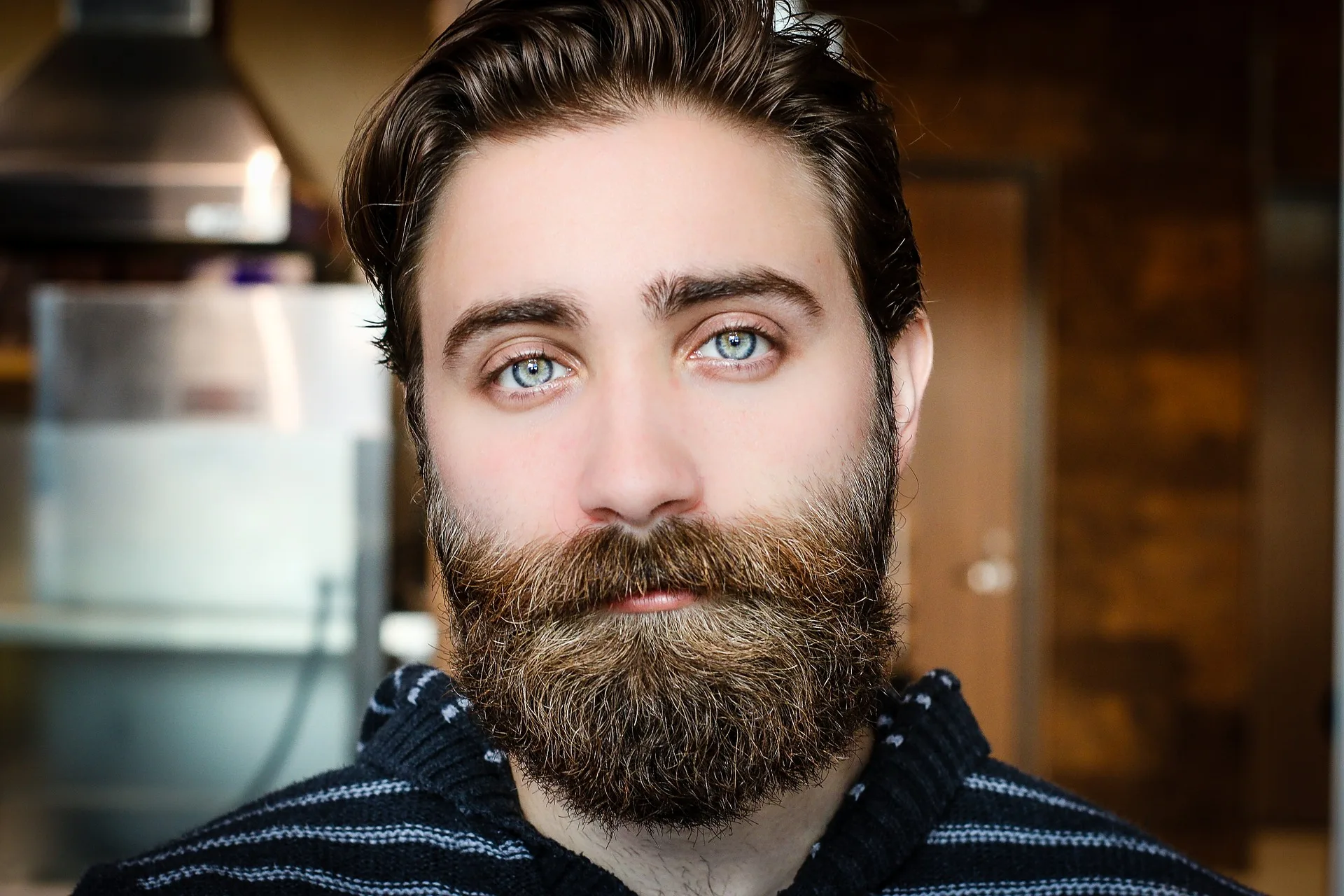 4 Metode prin care poți scăpa de barba rară