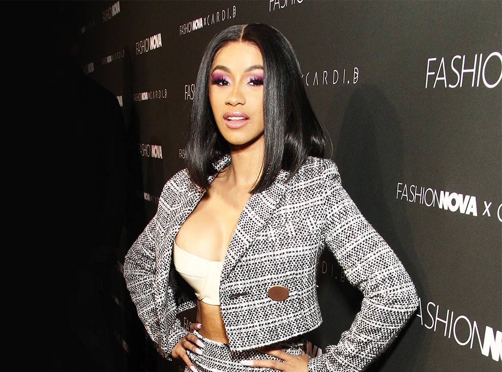 Cardi B spune că se simte „foarte confidentă” după ce a făcut o intervenție chirurgicală plastică: „Mă simt justificată”