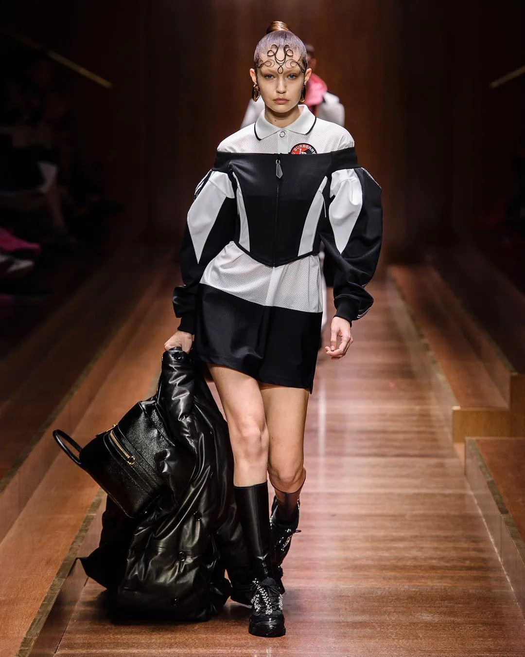 Controversă stârnită de noua colecție Burberry! Iată răspunsul designerului Riccardo Tisci