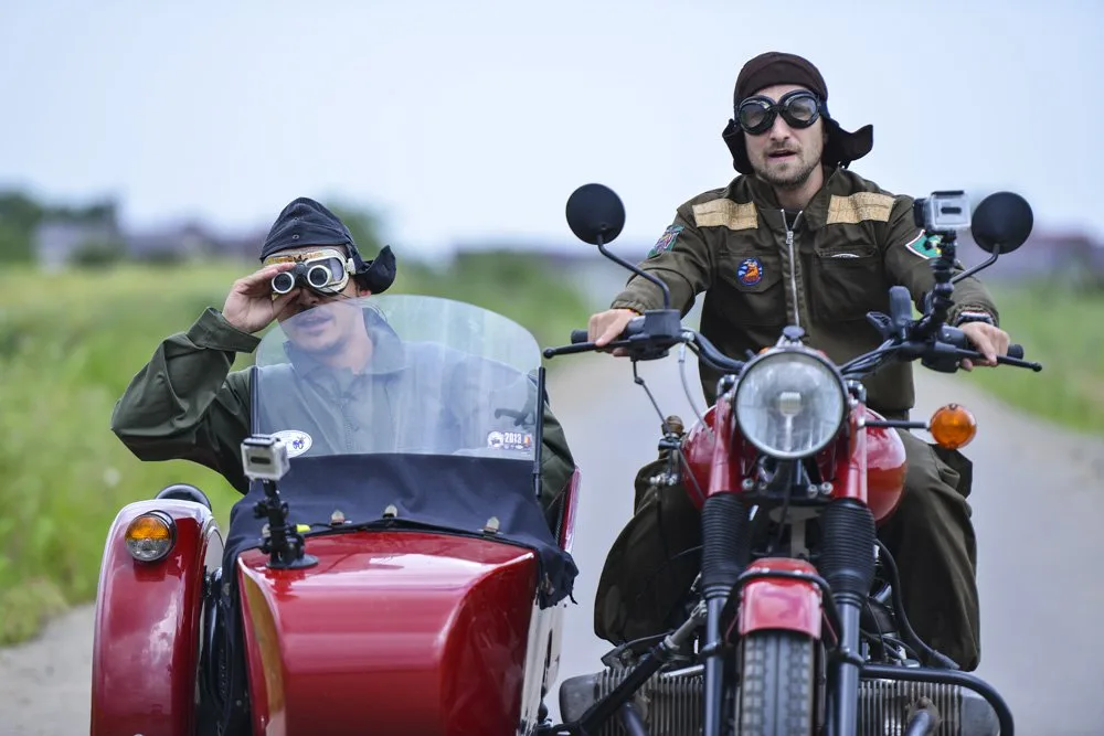 Dani Oțil și Răzvan Simon, ambasadorii unui festival dedicat rockerilor motocicliști care va fi ținut acasă la ei!