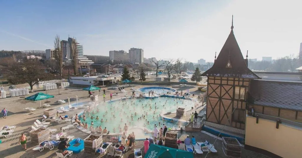Tot mai mulţi o români vor o vacanţă în ţară. Care sunt destinaţiile preferate