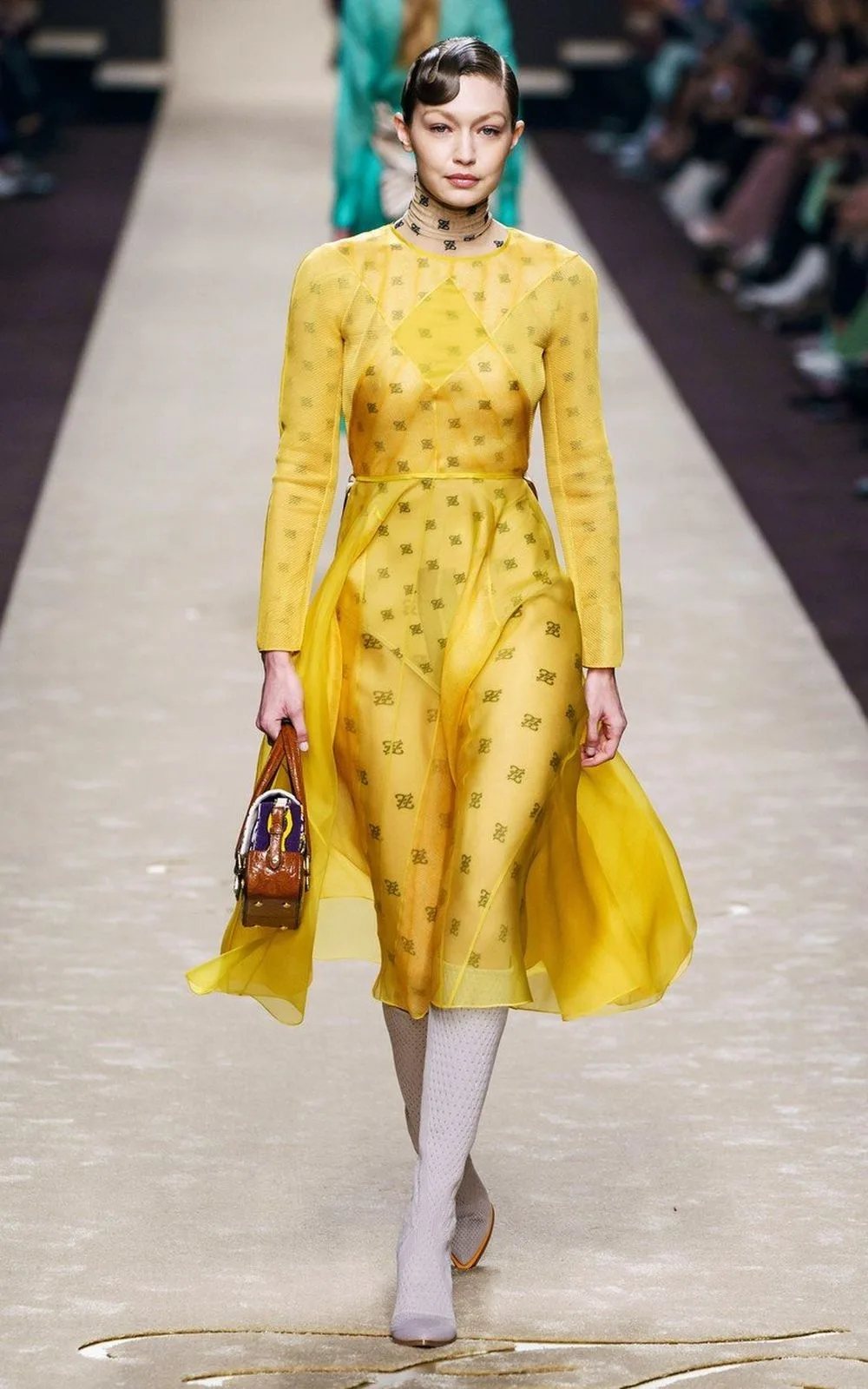 Fendi Toamnă/iarnă 2019 – Ultima prezentare sub direcția artistică a lui Karl Lagerfeld!