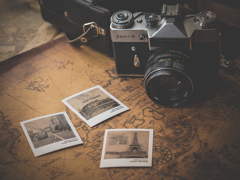 Format digital sau print? Cum ne păstrăm vii amintirile foto din vacanță?