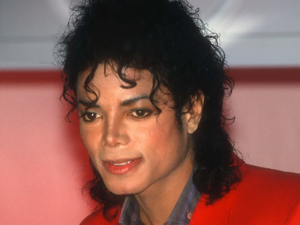 Louis Vuitton a retras articolele vestimentare cu tematica Michael Jackson