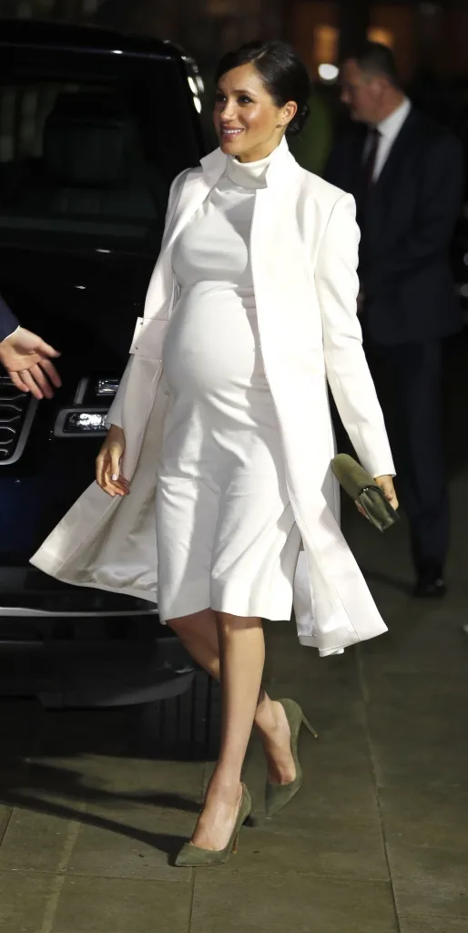 Meghan Markle, într-o ținută all-white! Ducesa de Sussex a arătat tot