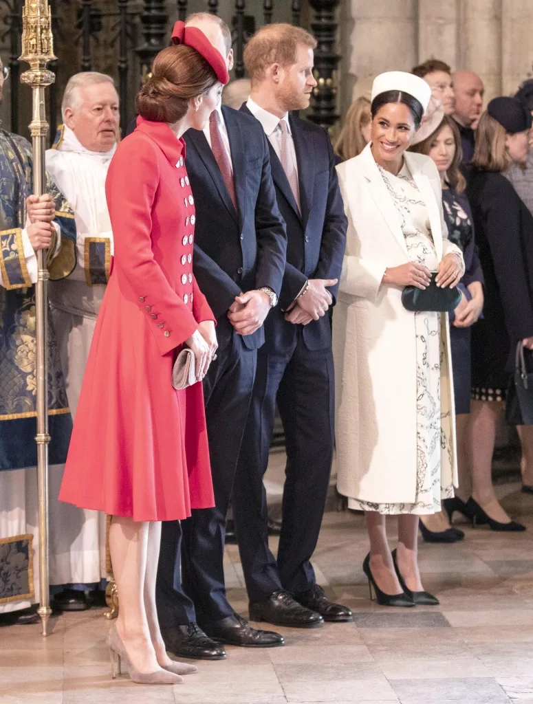 Kate Middleton şi Meghan Markle, apariţie răvăşitoare în public! S-au întrecut în ţinute