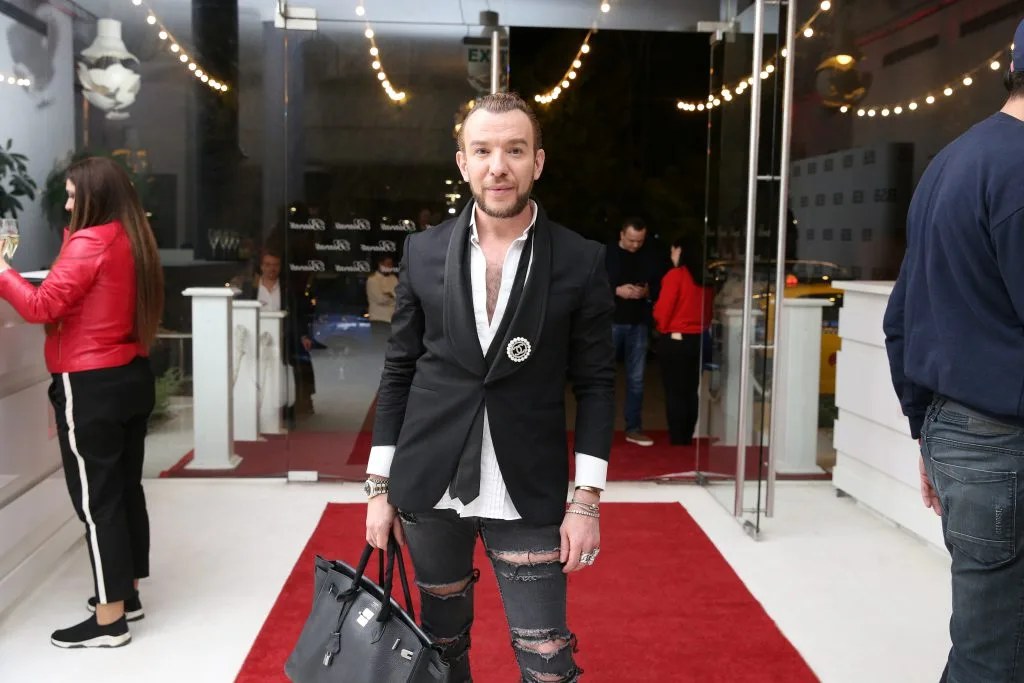 VIDEO/ Designerul Stephan Pelger are două procese în Franța, după ce-a fost jefuit la Cannes. „Vreau să-mi recuperez daunele”