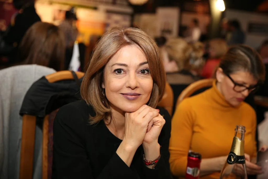 VIDEO/ Oana Sîrbu vorbește în premieră despre fiul ei. „Face pian, are ureche muzicală, dar nu cred că va face meseria asta”