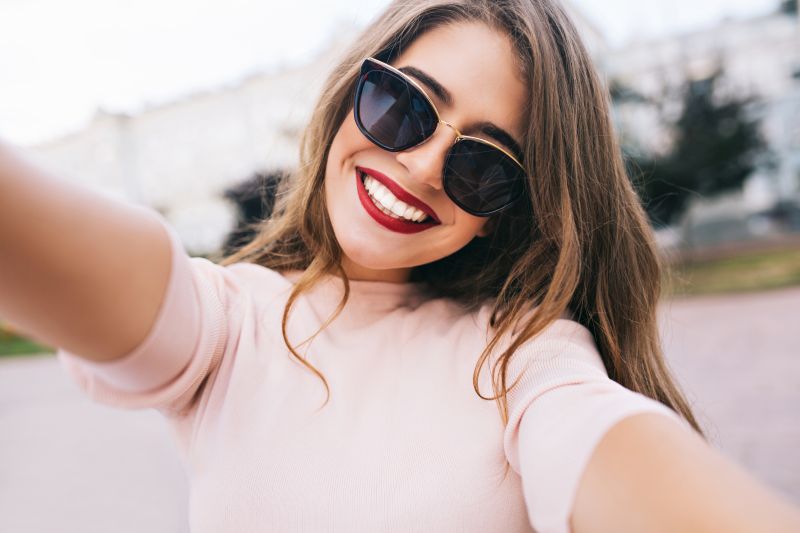 Primul contact cu un implant dentar: ce vei simti in primele zile?