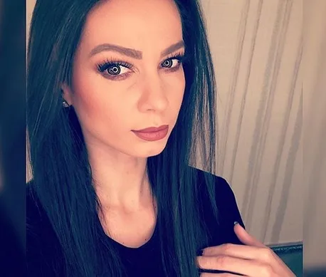 Iuliana Luciu a îmbrăcat rochia de mireasă. “Sunt foarte supărată, pentru că iubitul meu…“