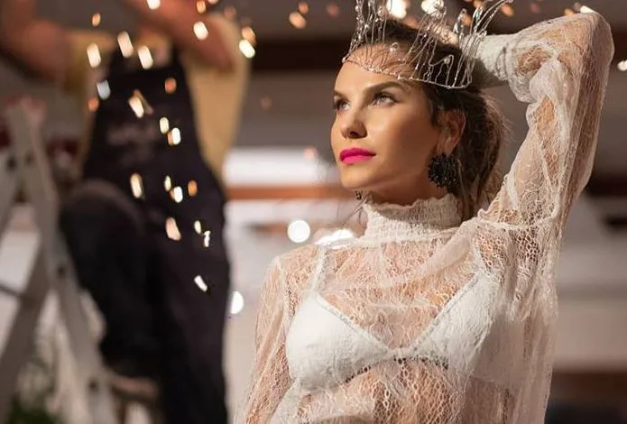 Anna Lesko, topless. Artista e total lipsită de inhibiții