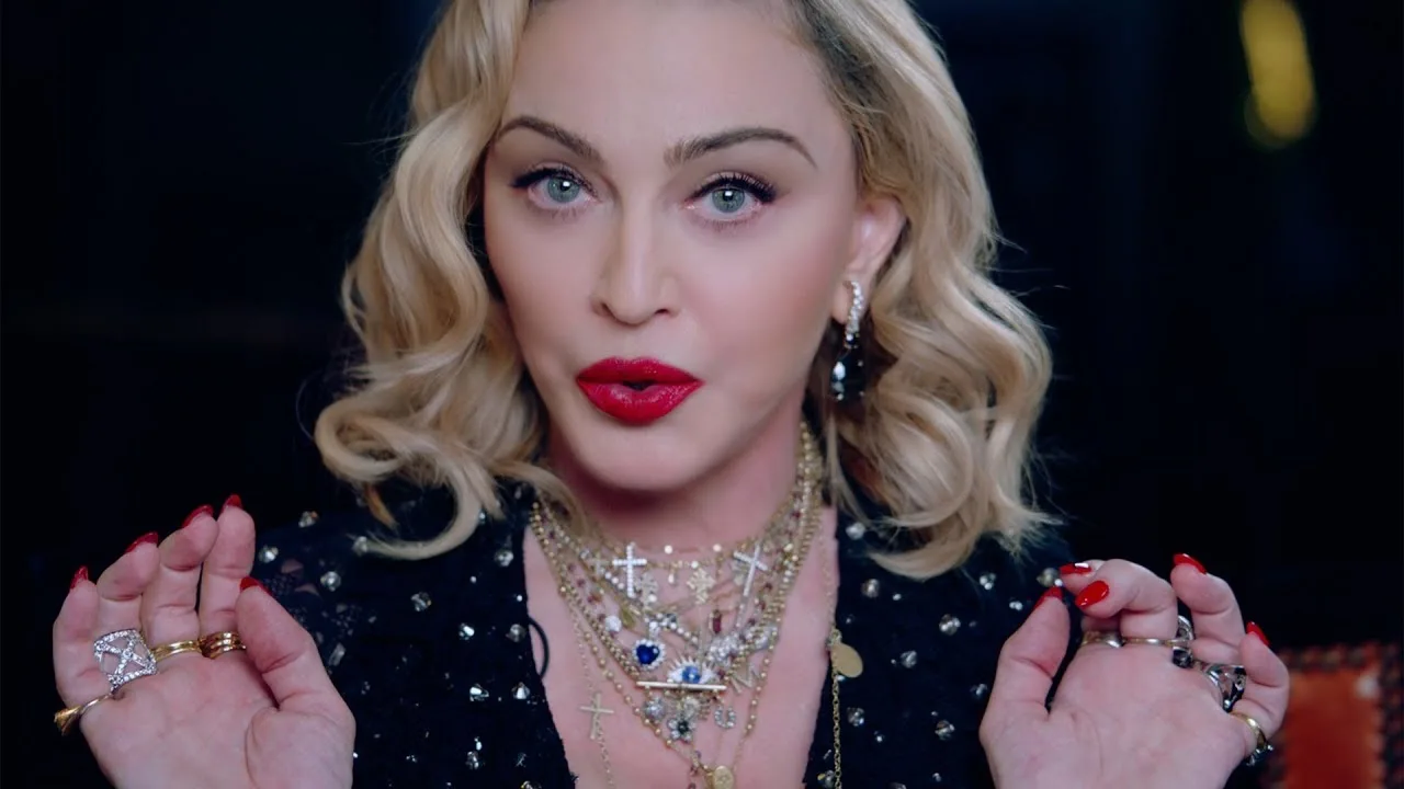 Madonna va regiza filmul propriei sale povești de viață
