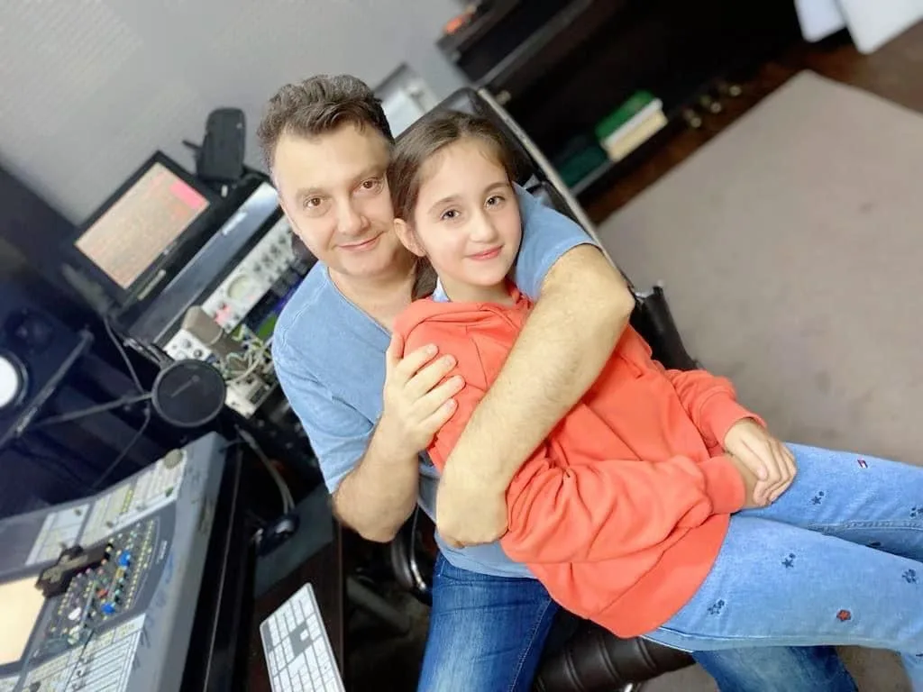 Mihai Alexandru si Miriam Stoica, peripeții la filmări pentru videoclipul piesei „Se întâmplă-n mintea mea”