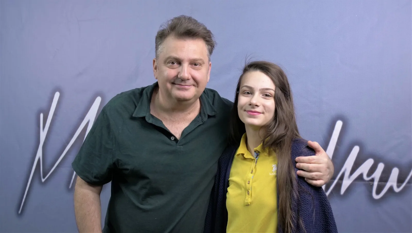 Ce colectioneaza Sara Comisan, tanara care lucreaza cu Mihai Alexandru