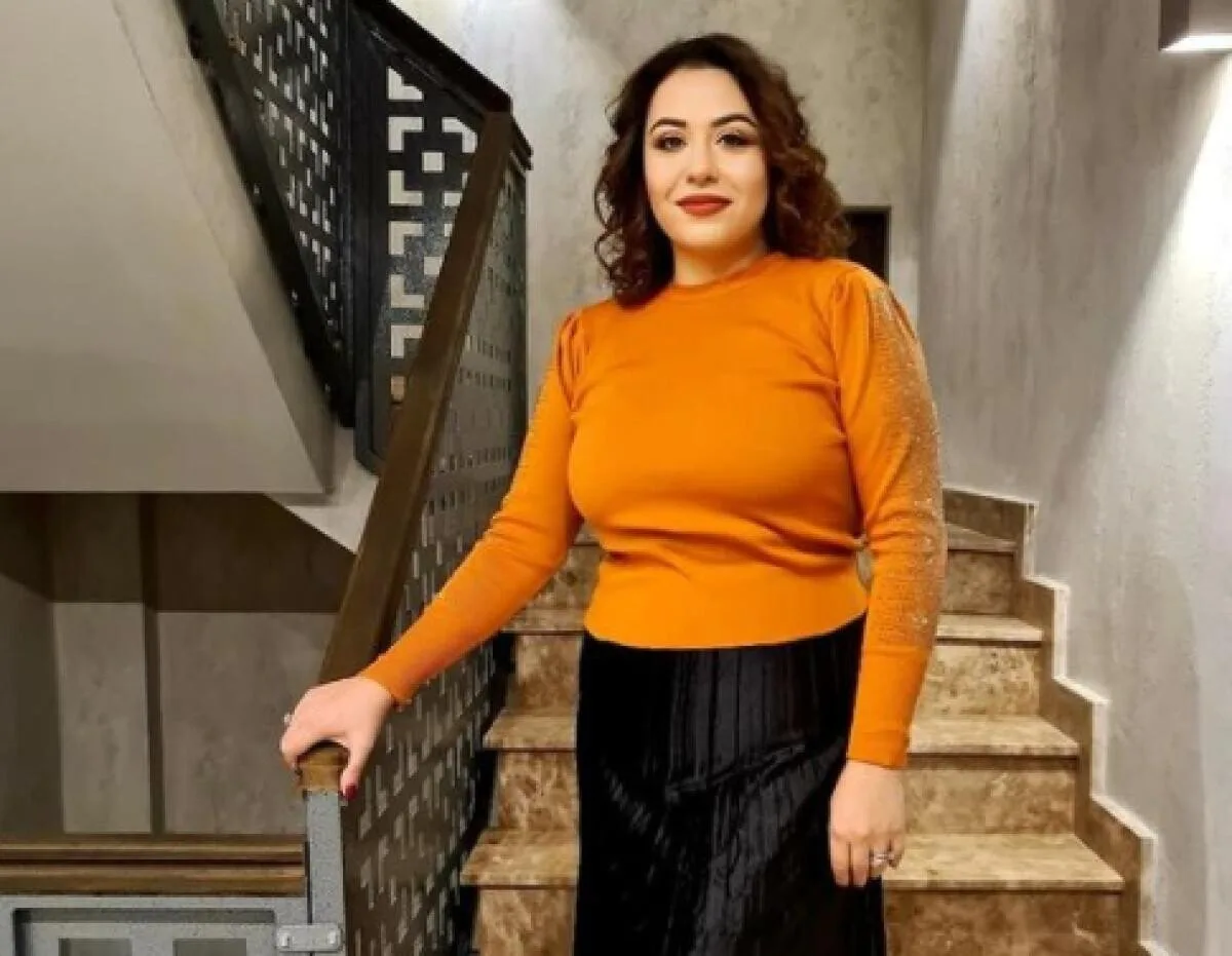 OANA ROMAN A IZBUCNIT ÎN MEDIUL ONLINE!