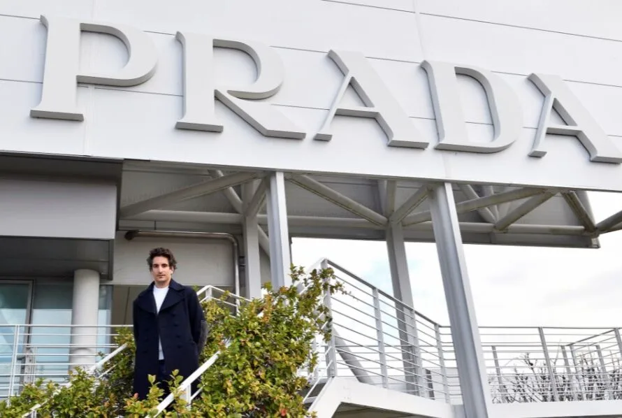 Prada vede moda second-hand ca pe o oportunitate, cântărește parteneriatele