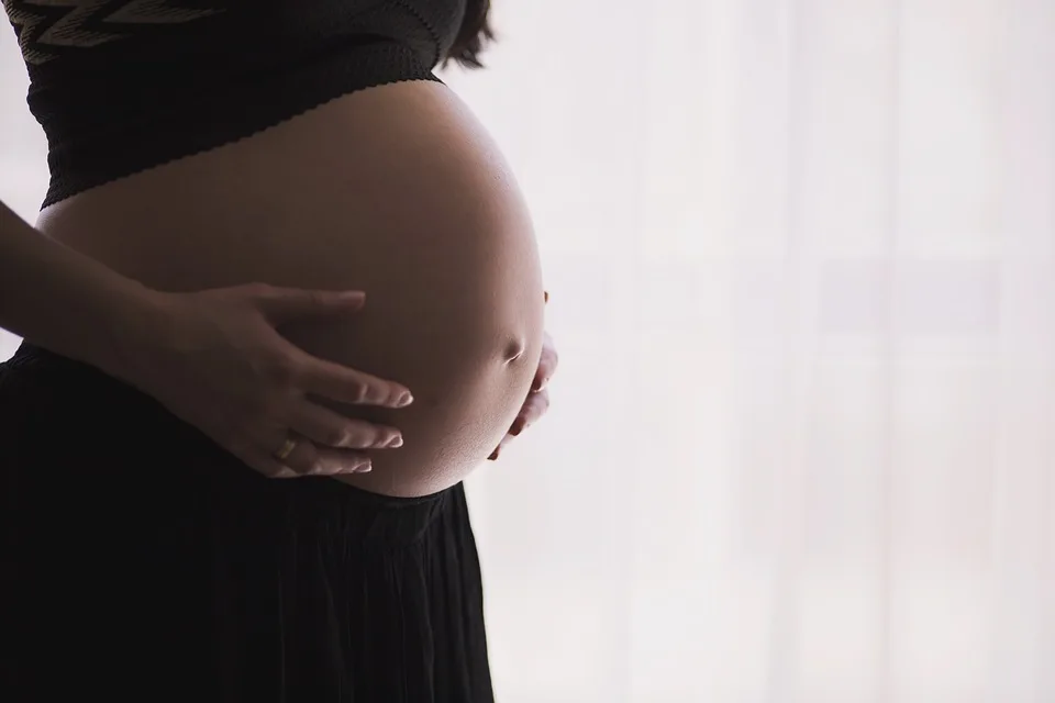 Cum îți dai seama că ești însărcinată. Primele patru semne de sarcină