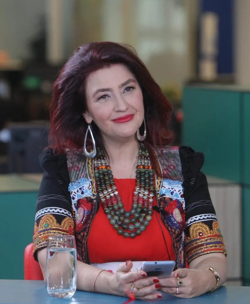 RONA HARTNER: „ȘTIAM CĂ, DACĂ-MI PLAC BANII, VOI FACE COMPROMISURI!”