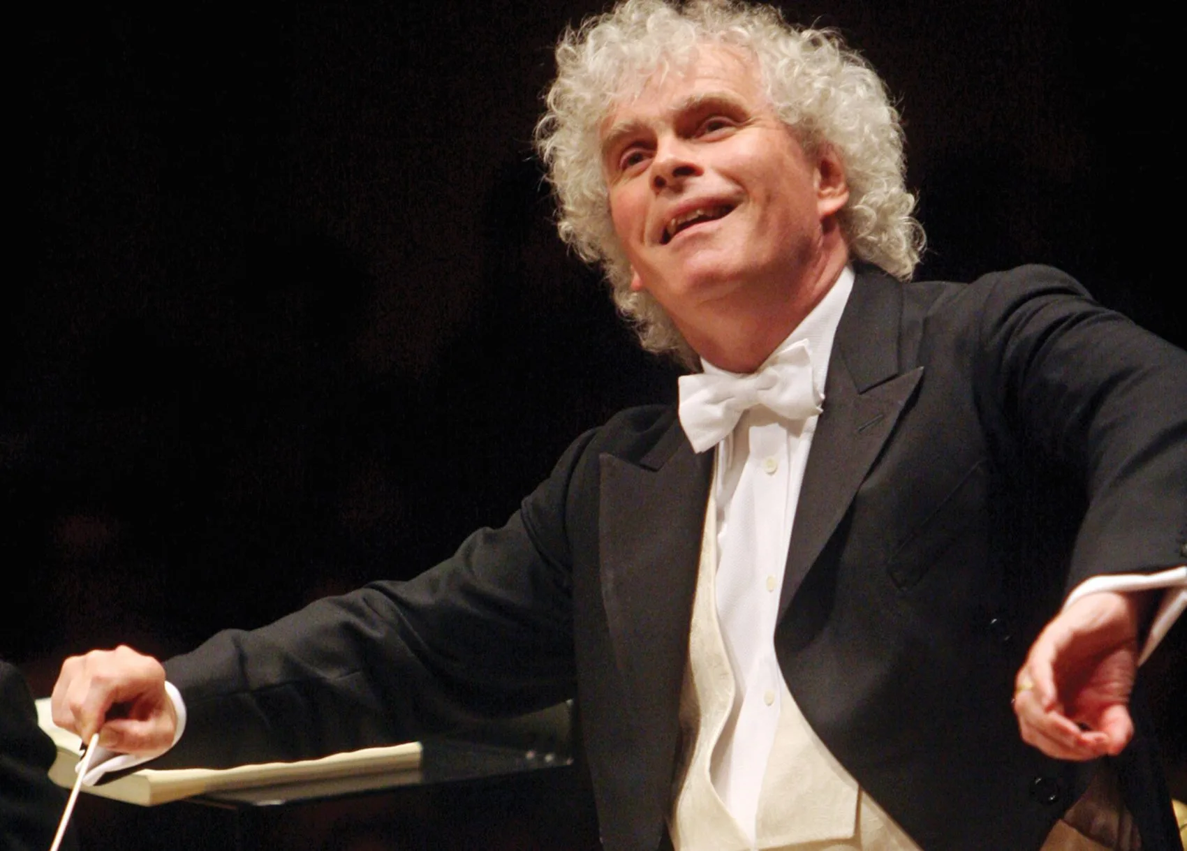 Sir Simon Rattle va părăsi LSO spre München